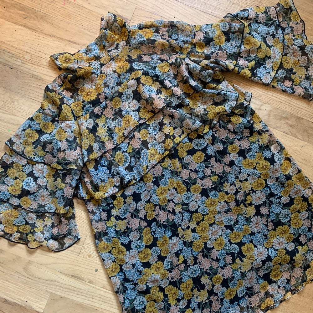 Zara ruffles floral dress
